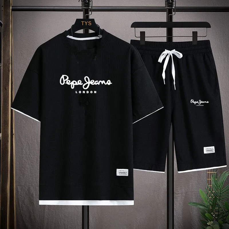 Mens Fashion Ideas - Fashionable casual T-shirt + shorts set