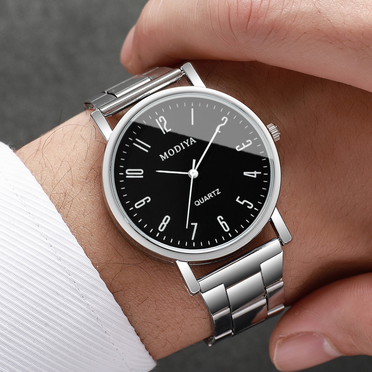 1PC Surprise Mystery Watch Bli - Men'S Fashion Box のレビューと価格