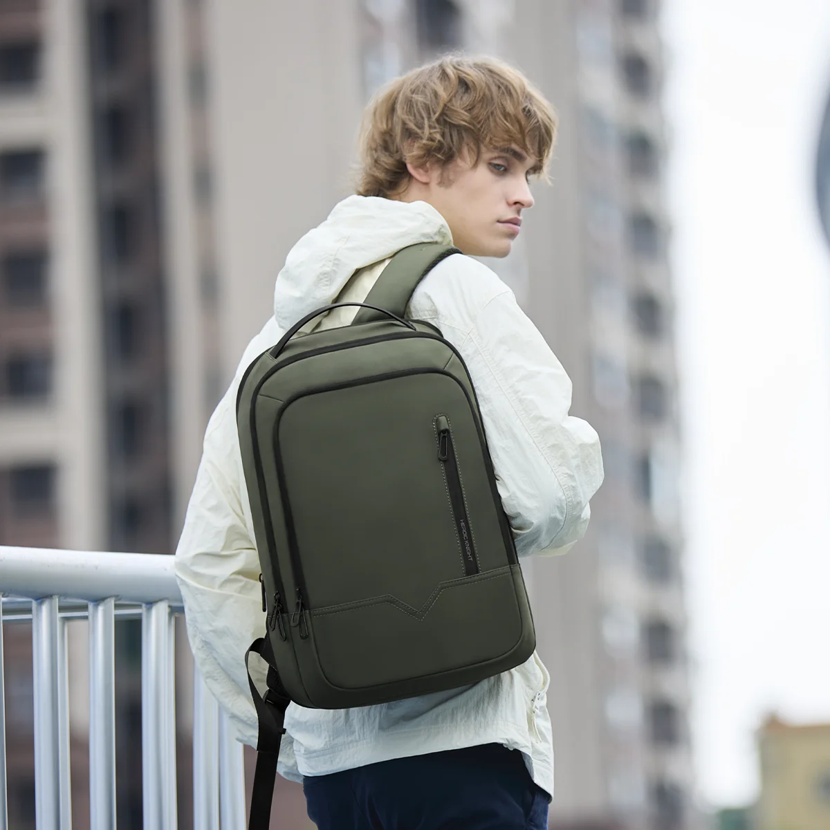HK Expandable Business Backpac - Men Fashion Key のレビューと価格