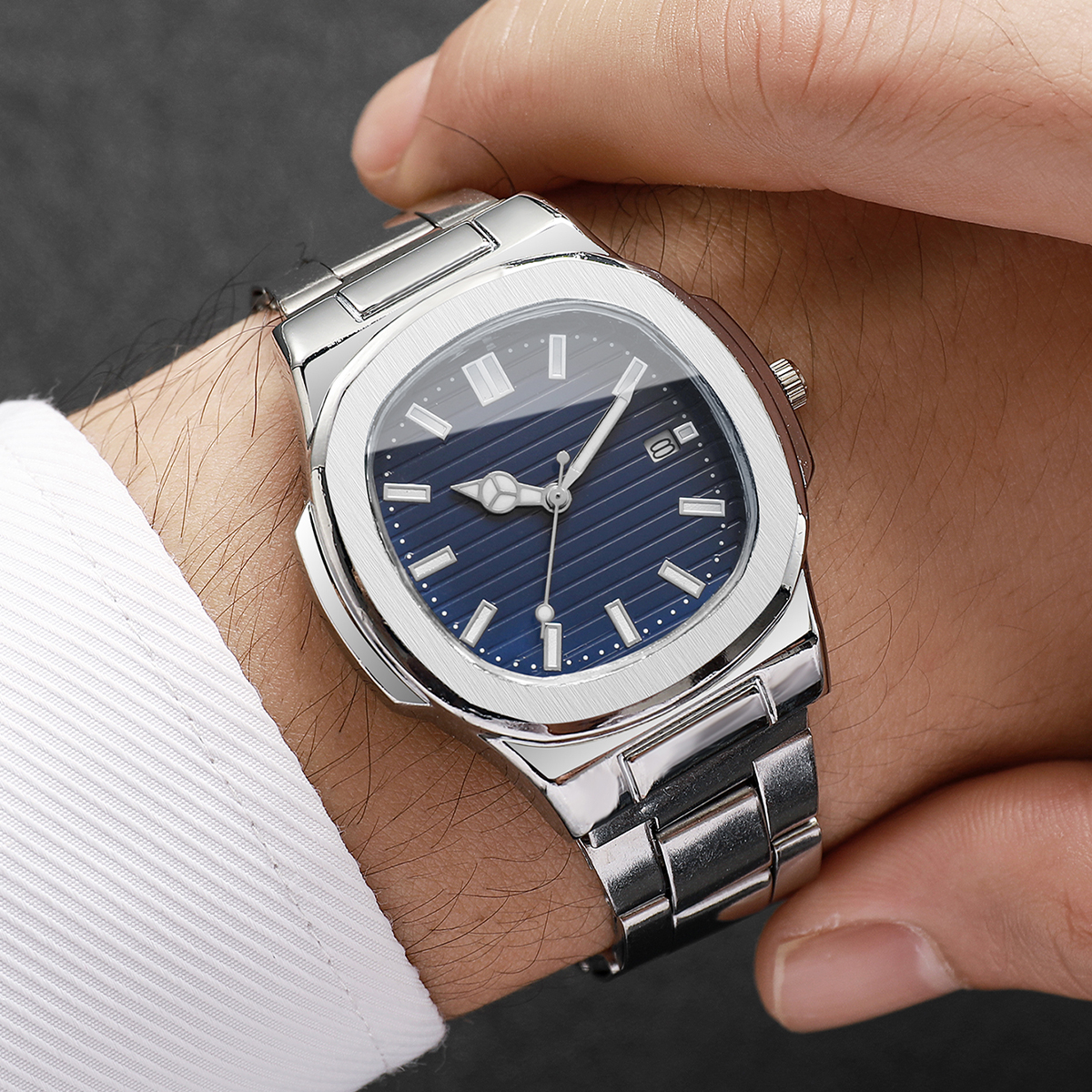 1PC Surprise Watch Mystery Box - Men'S Fashion Box のレビューと価格