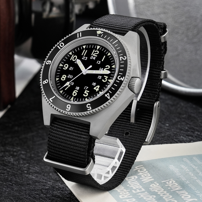 Watchdives WD1972 Quartz Watch - Men'S Fashion Box のレビューと価格